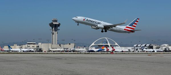 Boeing 737 МАХ взлетает в аэропорту Лос-Анджелеса - Sputnik Беларусь