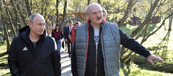 Президенты Беларуси и России Александр Лукашенко и Владимир Путин в Александрии Шкловского района Президенты Беларуси и России Александр Лукашенко и Владимир Путин в Александрии Шкловского района - Sputnik Беларусь