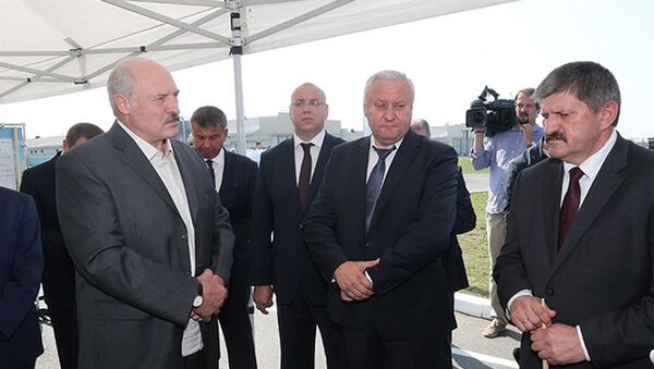 Геннадий Соловей (крайний справа) во время рабочей поездки Александра Лукашенко в Гомельскую область - Sputnik Беларусь
