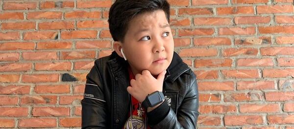 Певец Ержан Максим Певец Ержан Максим - Sputnik Беларусь