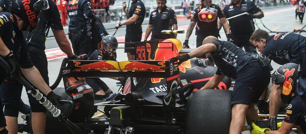 Работа механиков Red Bull Racing, архивное фото - Sputnik Беларусь