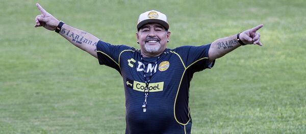 Бывший футболист сборной Аргентины по футболу Диего Марадона  - Sputnik Беларусь