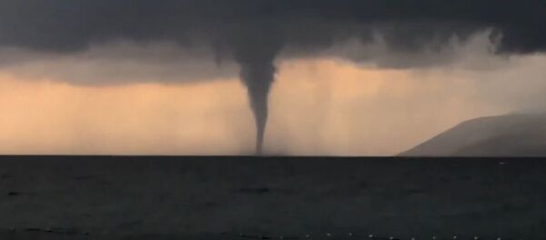 Огромный водяной смерч был замечен у побережья Хорватии - Sputnik Беларусь