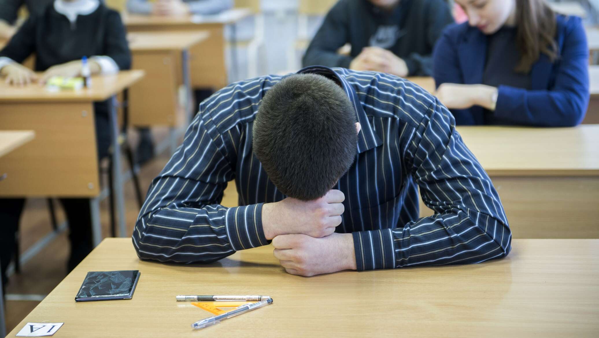 Отчисление студентов не сдавших сессию. Провалил егэ. Смешной студент. Отчисление студентов не сдавших сессию. Студенческий юмор картинки.