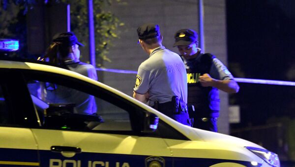 Полицейские на месте, где шесть человек были найдены мертвыми с огнестрельными ранениями в Загребе - Sputnik Беларусь