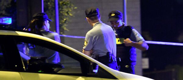 Полицейские на месте, где шесть человек были найдены мертвыми с огнестрельными ранениями в Загребе - Sputnik Беларусь