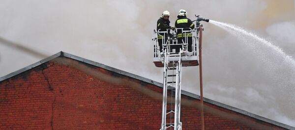 Пожар в промышленном здании в центре Москвы - Sputnik Беларусь