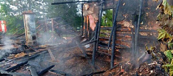 Спасатель погиб под обломками горящего дома в Поставском районе - Sputnik Беларусь