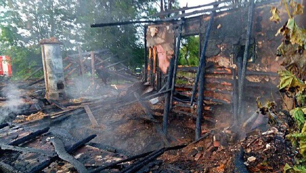 Спасатель погиб под обломками горящего дома в Поставском районе - Sputnik Беларусь