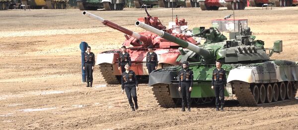 Девушки-танкистки показали класс на подмосковном Алабино - Sputnik Беларусь