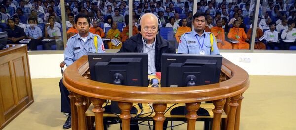 Одиниз лидеров красных кхмеров Нуон Чеа  был осужден и приговорен к пожизненному заключению за геноцид - Sputnik Беларусь