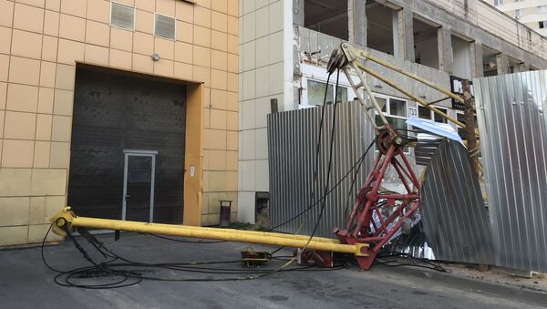 Строительный кран упал на стройке в центре Минска - Sputnik Беларусь