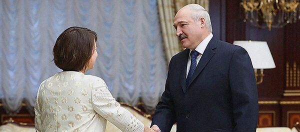 Президент Беларуси Александр Лукашенко на встрече с послом Великобритании Фионной Гибб  - Sputnik Беларусь