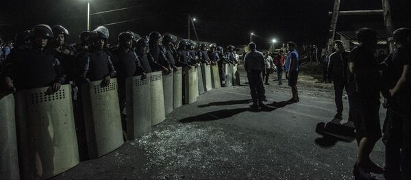 Ситуация около резиденции  бывшего президента Кыргызстана Алмазбека Атамбаева - Sputnik Беларусь