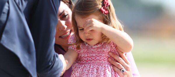 Принцесса Шарлотта и Кейт Миддлтон, архивное фото - Sputnik Беларусь