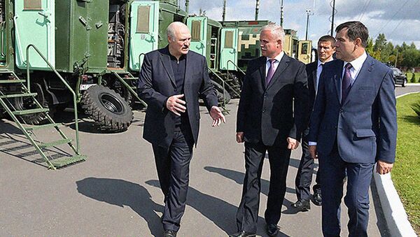 Президент Беларуси Александр Лукашенко 9 августа посетил один из объектов правительственной связи Комитета государственной безопасности - Sputnik Беларусь