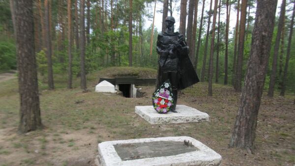 Памятник, с которого стащили пулемет - Sputnik Беларусь