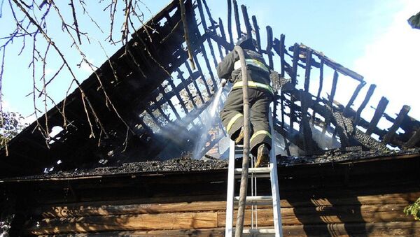 Дом с хозяином в гробу сгорел в Бобруйском районе - Sputnik Беларусь