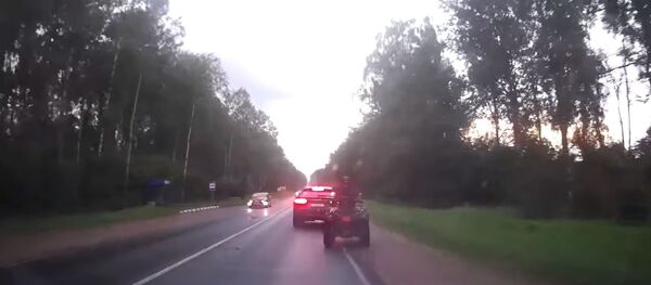 Пьяного квадроциклиста задерживали с погоней в Минском районе – видео - Sputnik Беларусь