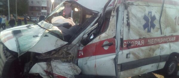 Разбитая машина скорой - Sputnik Беларусь