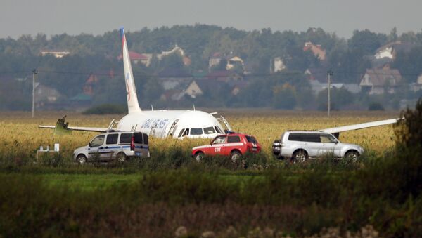 Пассажирский самолёт совершил аварийную посадку в Подмосковье - Sputnik Беларусь