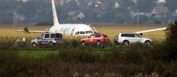 Пассажирский самолёт совершил аварийную посадку в Подмосковье - Sputnik Беларусь