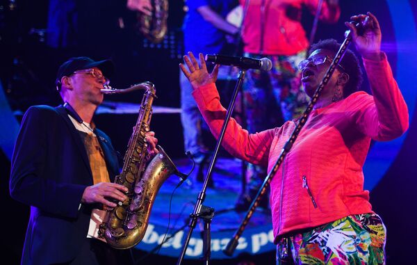 Охрана природы в приоритете: Koktebel Jazz Party подаст пример плоггинга Охрана природы в приоритете: Koktebel Jazz Party подаст пример плоггинга - Sputnik Беларусь