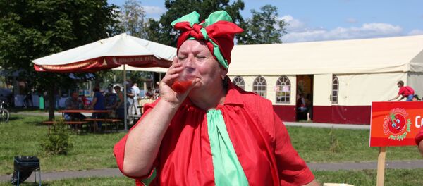 В Ивье знают вкус настоящего томатного сока - Sputnik Беларусь