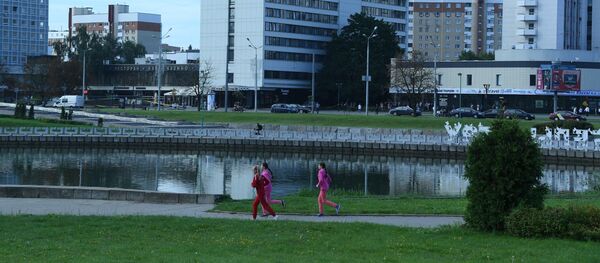 Город продолжает жить обычной жизнью - Sputnik Беларусь