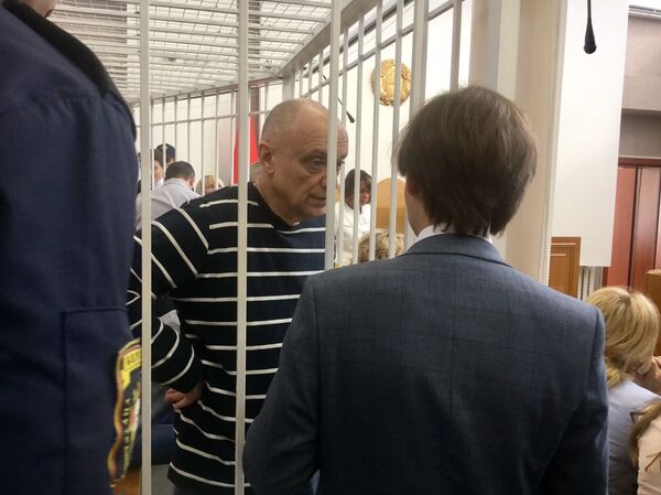 Прокуроры начали зачитывать обвинение по делу медиков Прокуроры начали зачитывать обвинение по делу медиков - Sputnik Беларусь