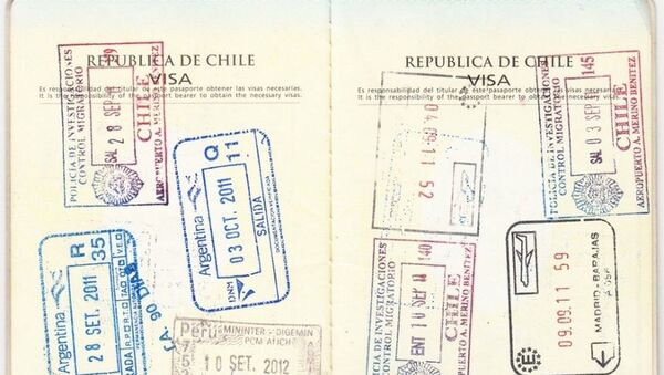 Пограничники задержали африканца, который 7 лет ездил с фальшивым паспортом - Sputnik Беларусь