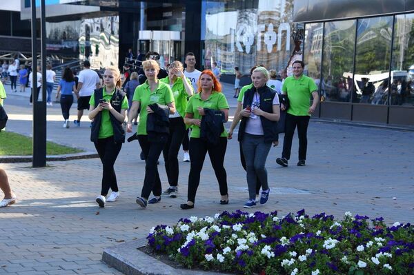 В Минске эвакуируют посетителей нескольких торговых центров - Sputnik Беларусь