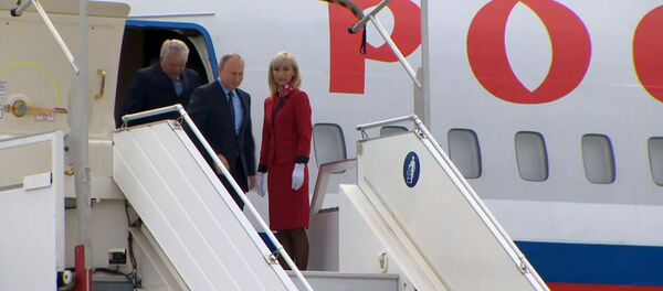 Путин прибыл в Марсель для встречи с  Макроном - видео - Sputnik Беларусь