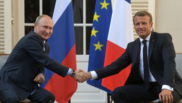 Президент РФ Владимир Путин и президент Франции Эммануэль Макрон - Sputnik Беларусь