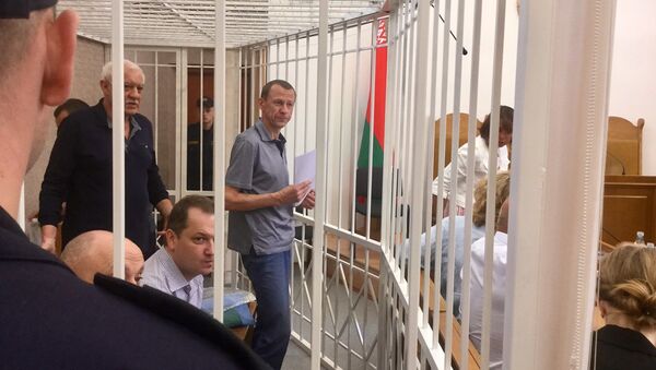 Обвиняемый Сергей Шакутин перед началом судебного заседания - Sputnik Беларусь