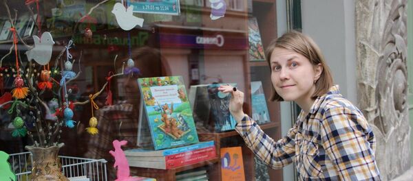 Алла Спиридонова открыла в Витебске первый магазин книги для детей Абажурчик  - Sputnik Беларусь