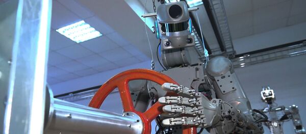 Робот Федор готовится лететь на МКС - видео Робот Федор готовится лететь на МКС - видео - Sputnik Беларусь