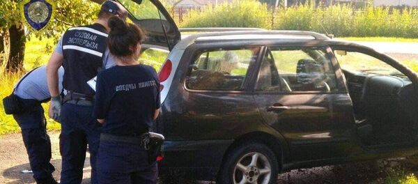 Тело убитого минчанина нашли в багажнике легковушки в Глусском районе Тело убитого минчанина нашли в багажнике легковушки в Глусском районе - Sputnik Беларусь