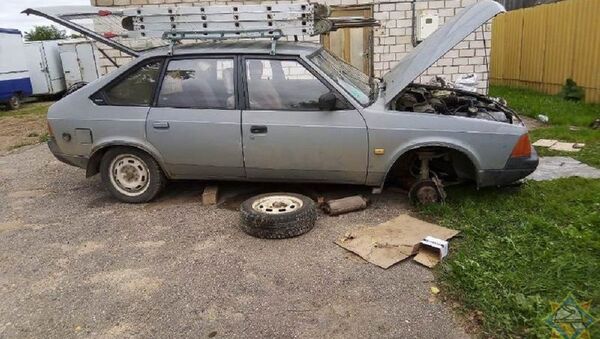 Автомобиль сорвался с домкрата и придавил мужчину в Бешенковичах - Sputnik Беларусь