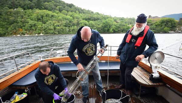 Ученые исследуют шотландское озеро Лох-Несс - Sputnik Беларусь