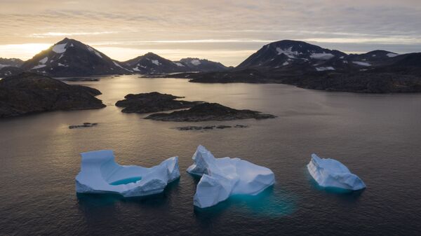 Большие айсберги возле Кулусука, Гренландия - Sputnik Беларусь