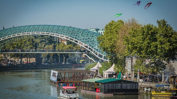Мост Мира в Тбилиси, архивное фото - Sputnik Беларусь