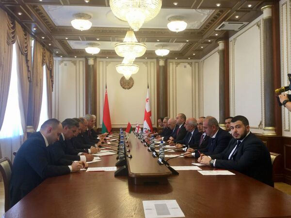 Андрейченко: Беларусь заинтересована в грузинских коньяках и фруктах Андрейченко: Беларусь заинтересована в грузинских коньяках и фруктах - Sputnik Беларусь