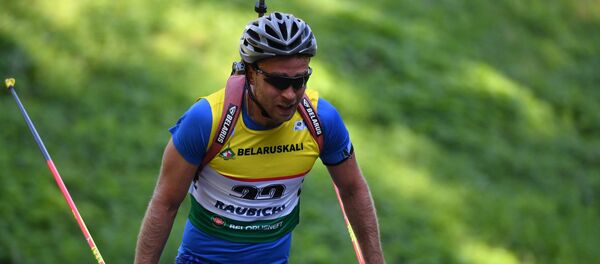 Белорусский биатлонист Сергей Бочарников - Sputnik Беларусь