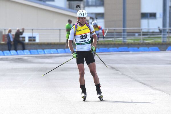 Белорусы не смогли завоевать медали в гонке преследования в Раубичах - Sputnik Беларусь