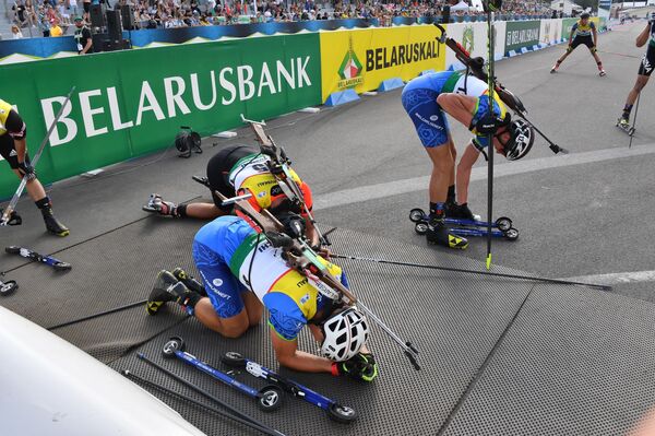 Белорусы не смогли завоевать медали в гонке преследования в Раубичах - Sputnik Беларусь
