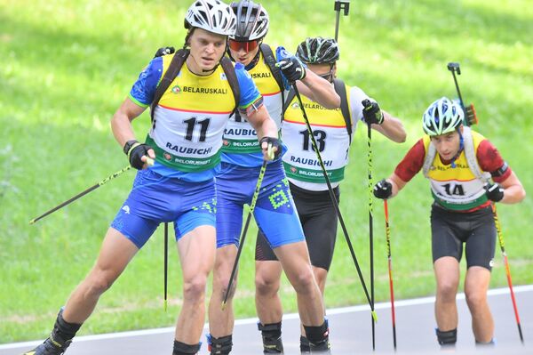 Белорусы не смогли завоевать медали в гонке преследования в Раубичах - Sputnik Беларусь