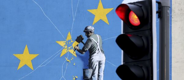 Працу папулярнага мастака Бэнксі, прысвечаную Brexit, знішчылі Працу папулярнага мастака Бэнксі, прысвечаную Brexit, знішчылі - Sputnik Беларусь