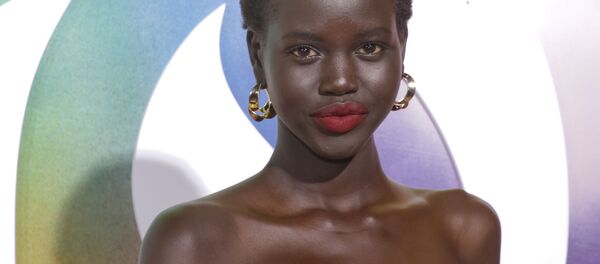 Модель Адут Акеч  - Sputnik Беларусь