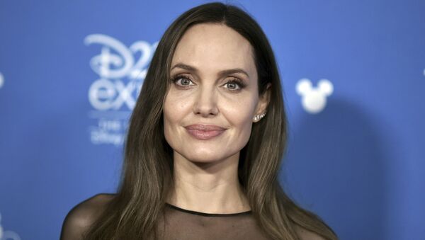Анджелина Джоли запустила свой канал на YouTube - Sputnik Беларусь
